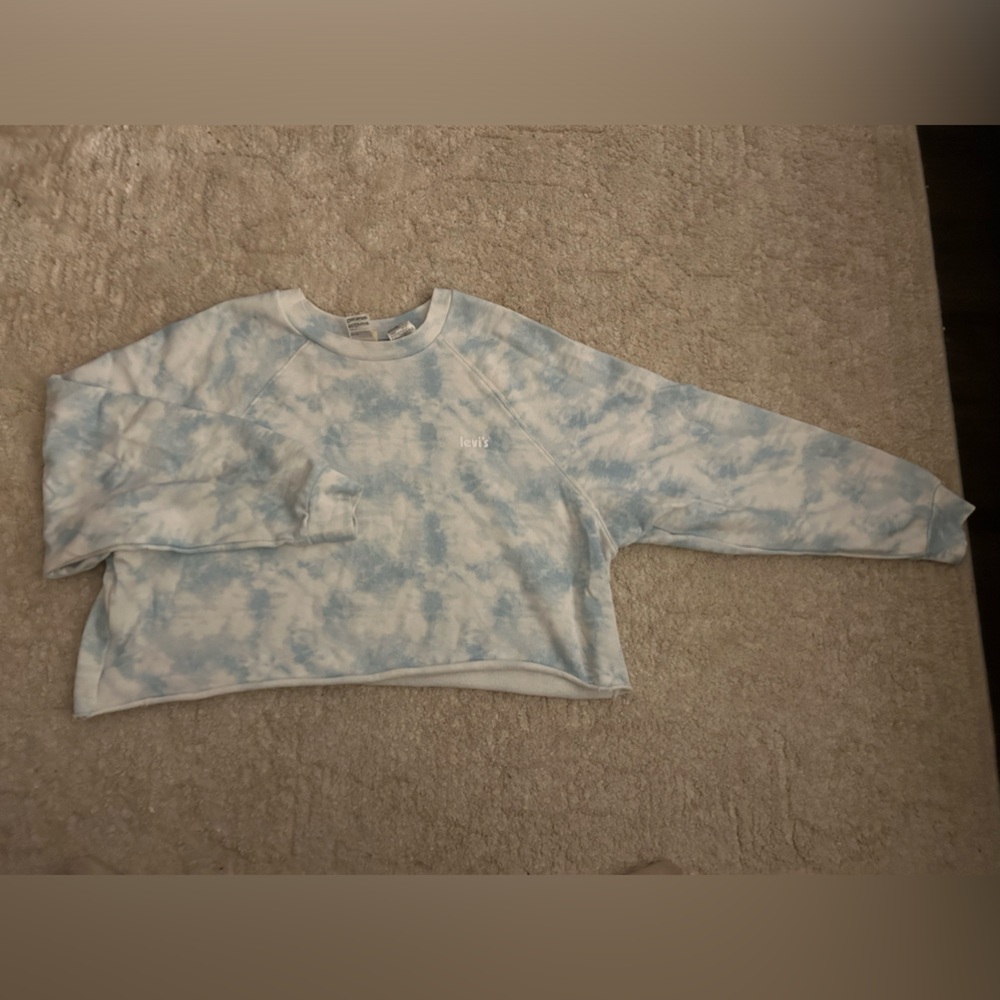 Levi’s cropped sweater